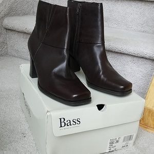 Bass leather brown ankle boots
